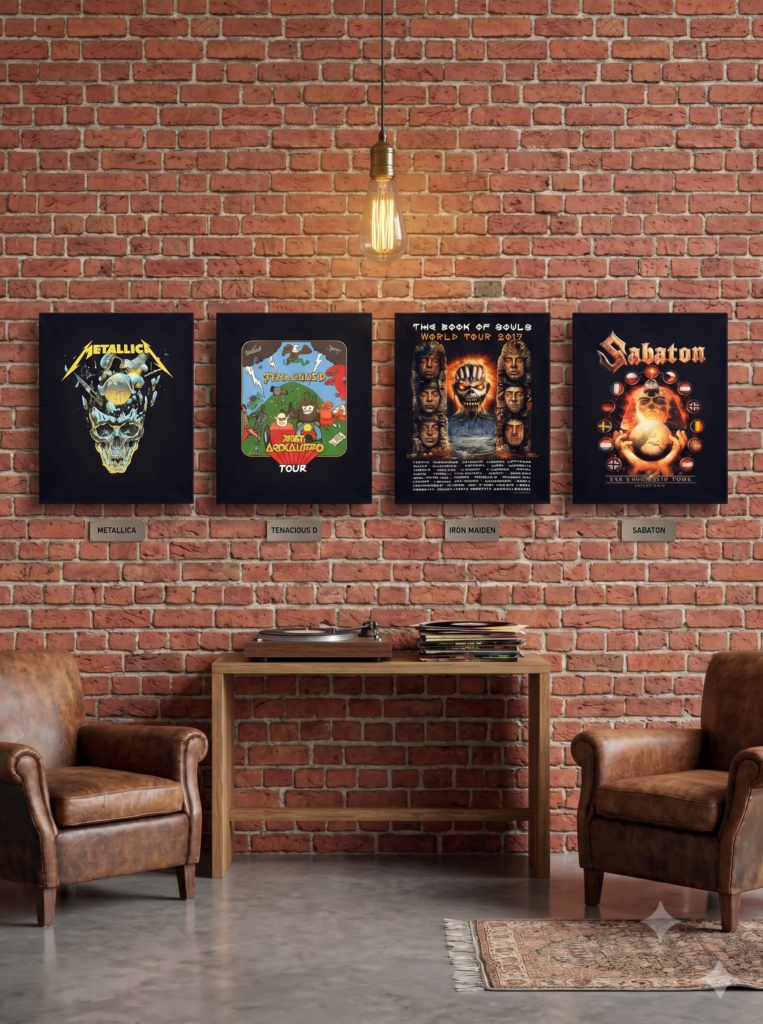 Backsteinwand mit 4 Mountees in einem Wohnzimmer